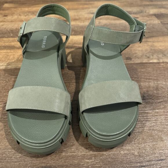 NWT Torrid Olive Green Lug Outsole Heel Sandals Chunky Platform Y2K 12 WW Buckle - Picture 3 of 7